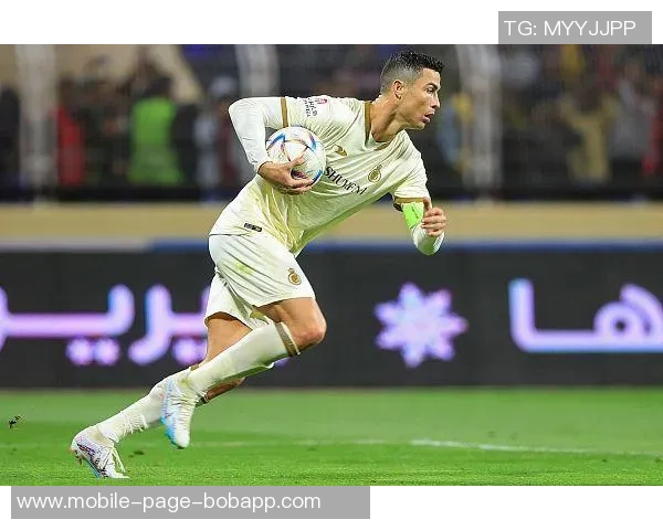 C罗荣获葡萄牙环球声望奖在社交媒体分享喜悦时刻